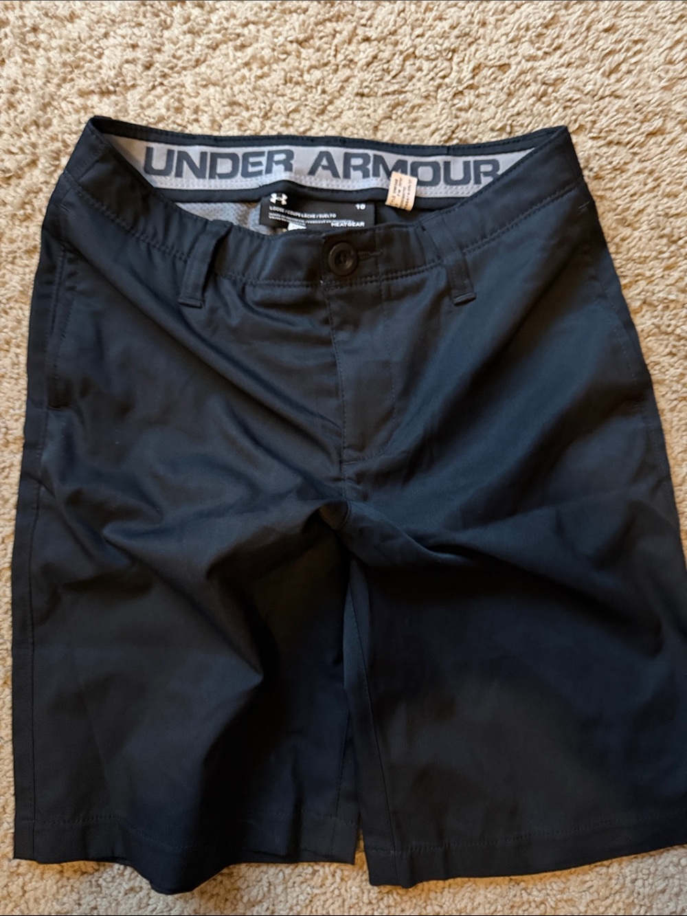 Under Armour boys size 10 Black golf Shorts